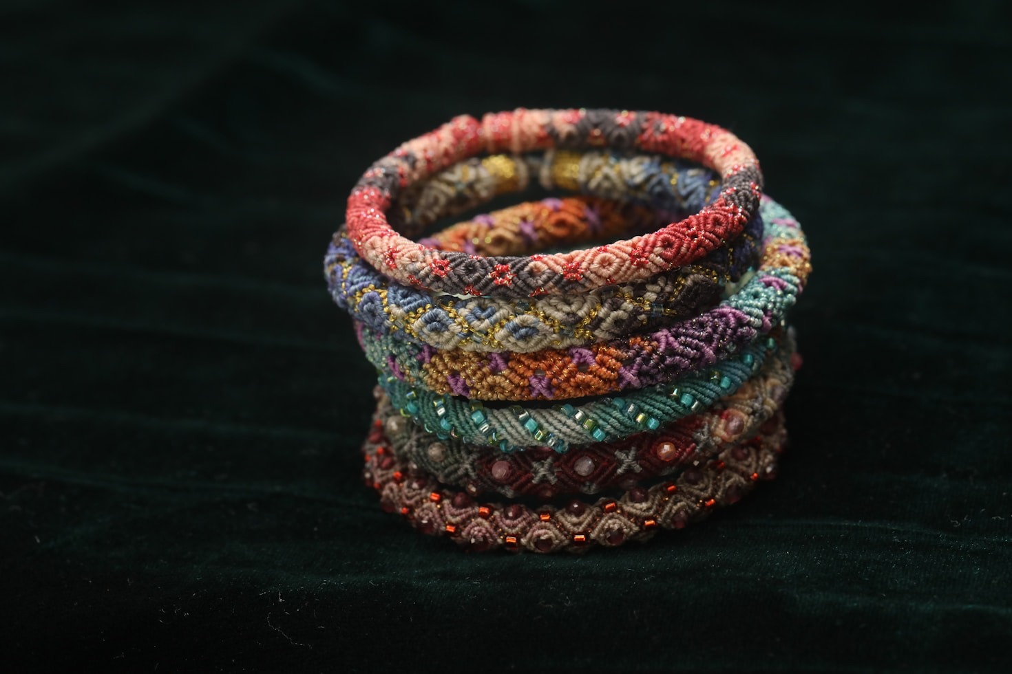 Les tendances minimalistes dans les bijoux artisanaux